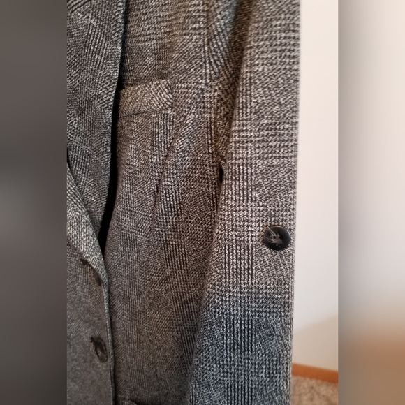 Cabi Women's Relaxed Herringbone Blazer Jacket - Picture 5 of 10